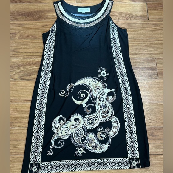 Studio I Patterned Dress - Picture 4 of 7